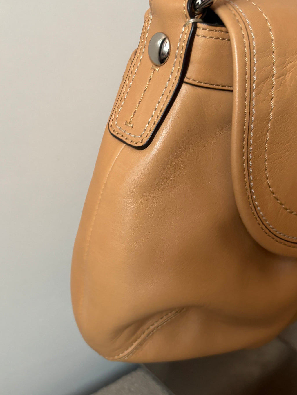 Vintage SoHo Coach F13729 Beige Flap Shoulder Bag