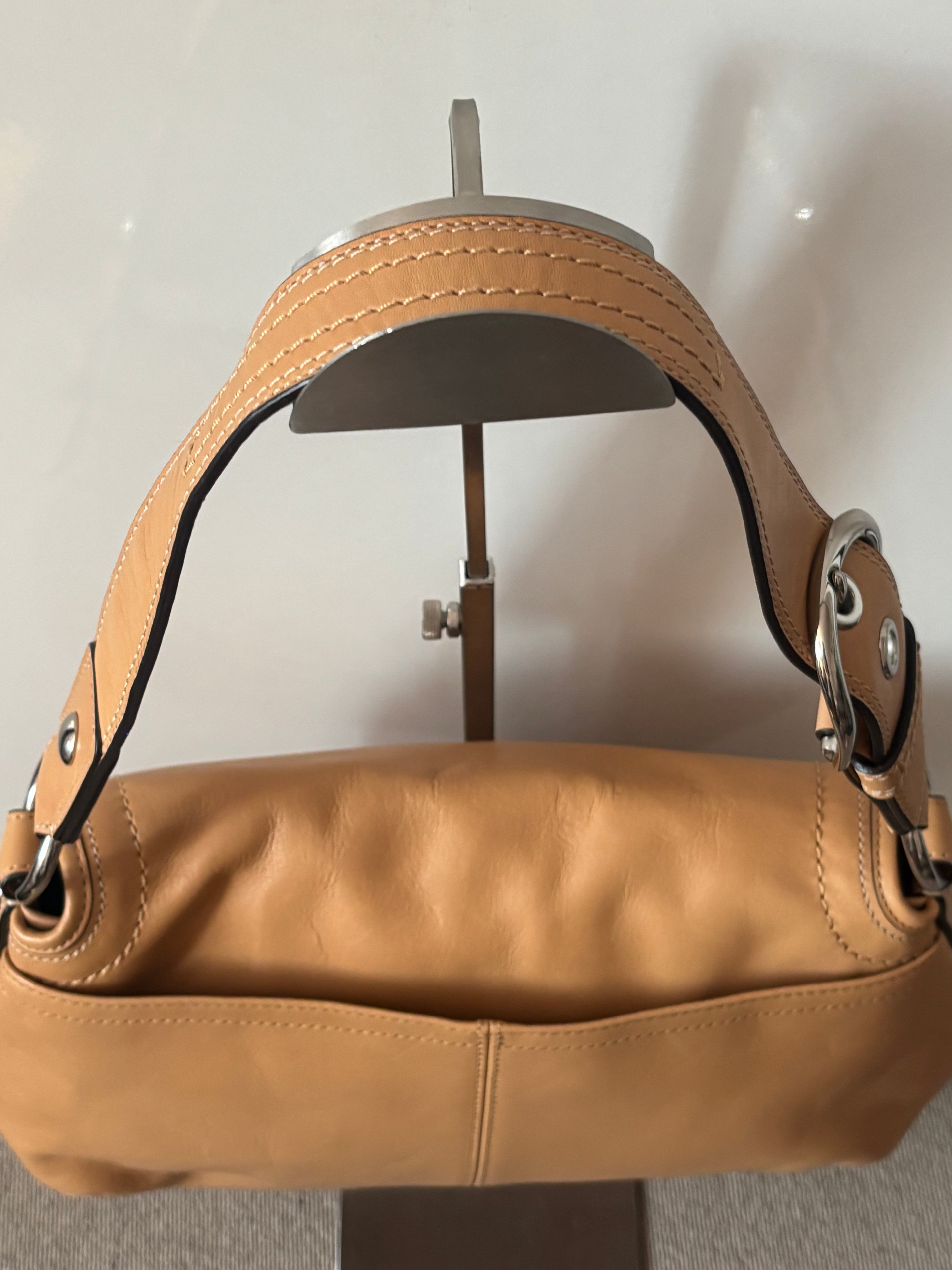 Vintage SoHo Coach F13729 Beige Flap Shoulder Bag