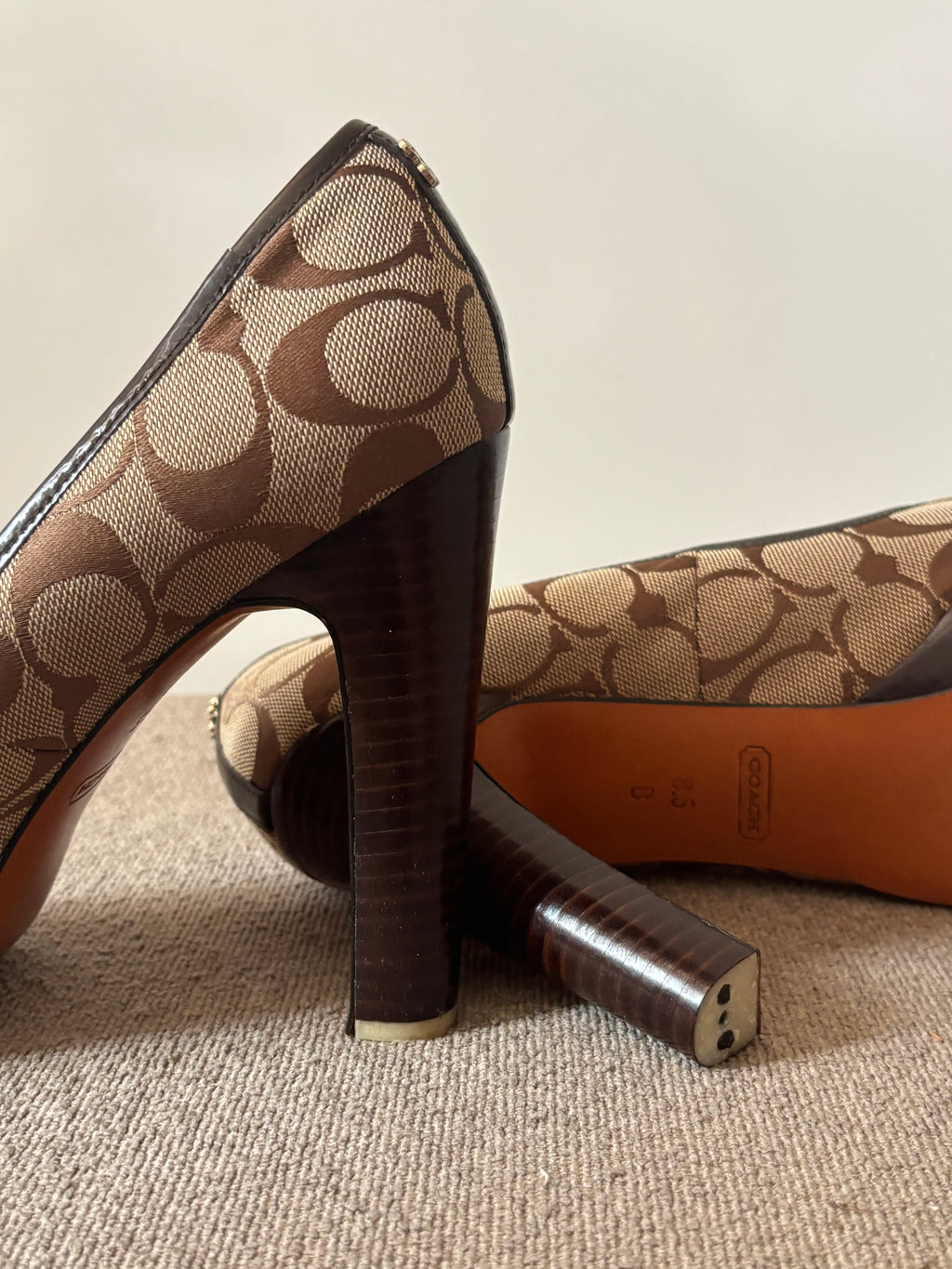 Vintage Coach Signature Peep-Toe Platform Pumps – Size 8.5