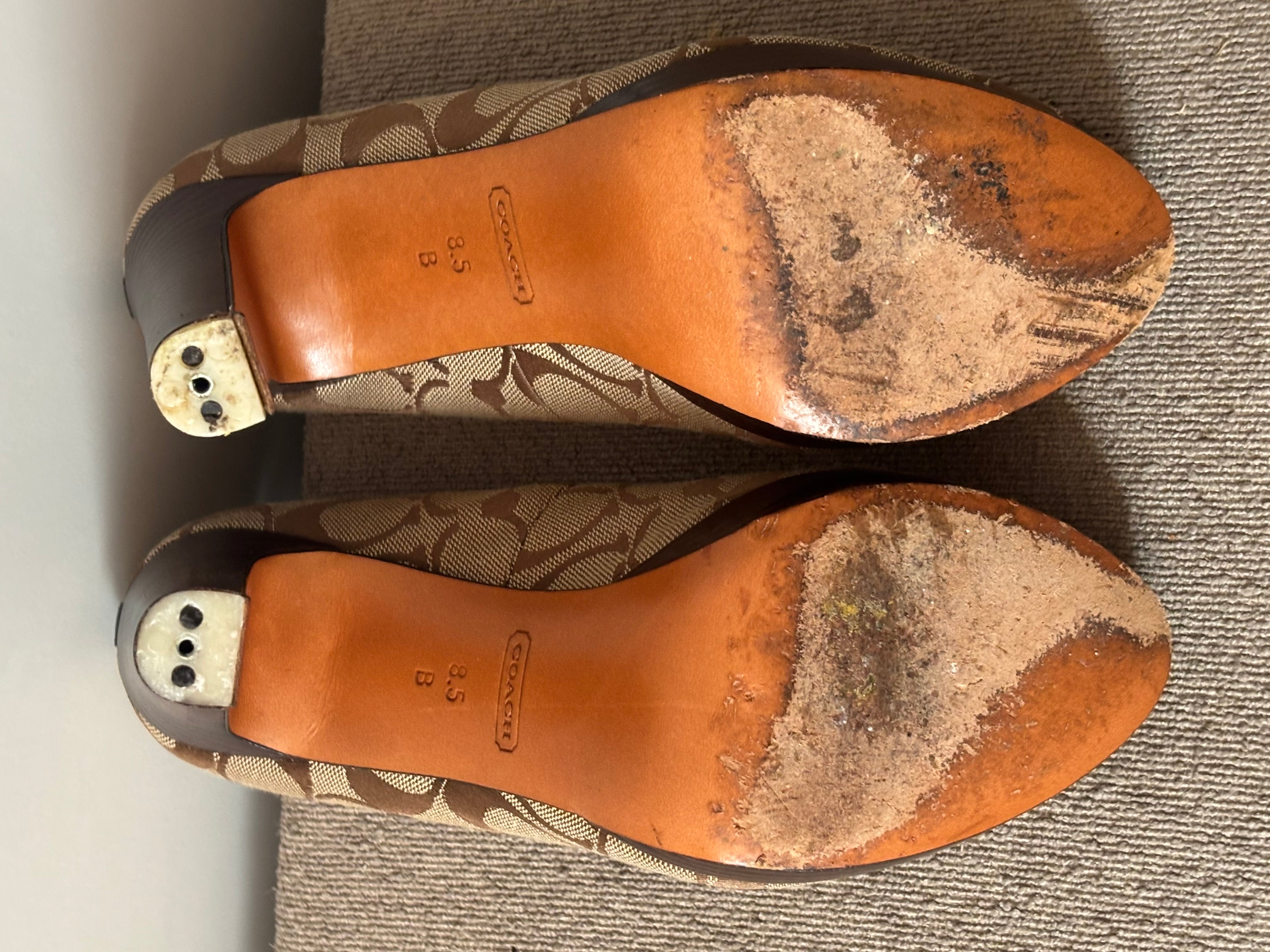 Vintage Coach Signature Peep-Toe Platform Pumps – Size 8.5
