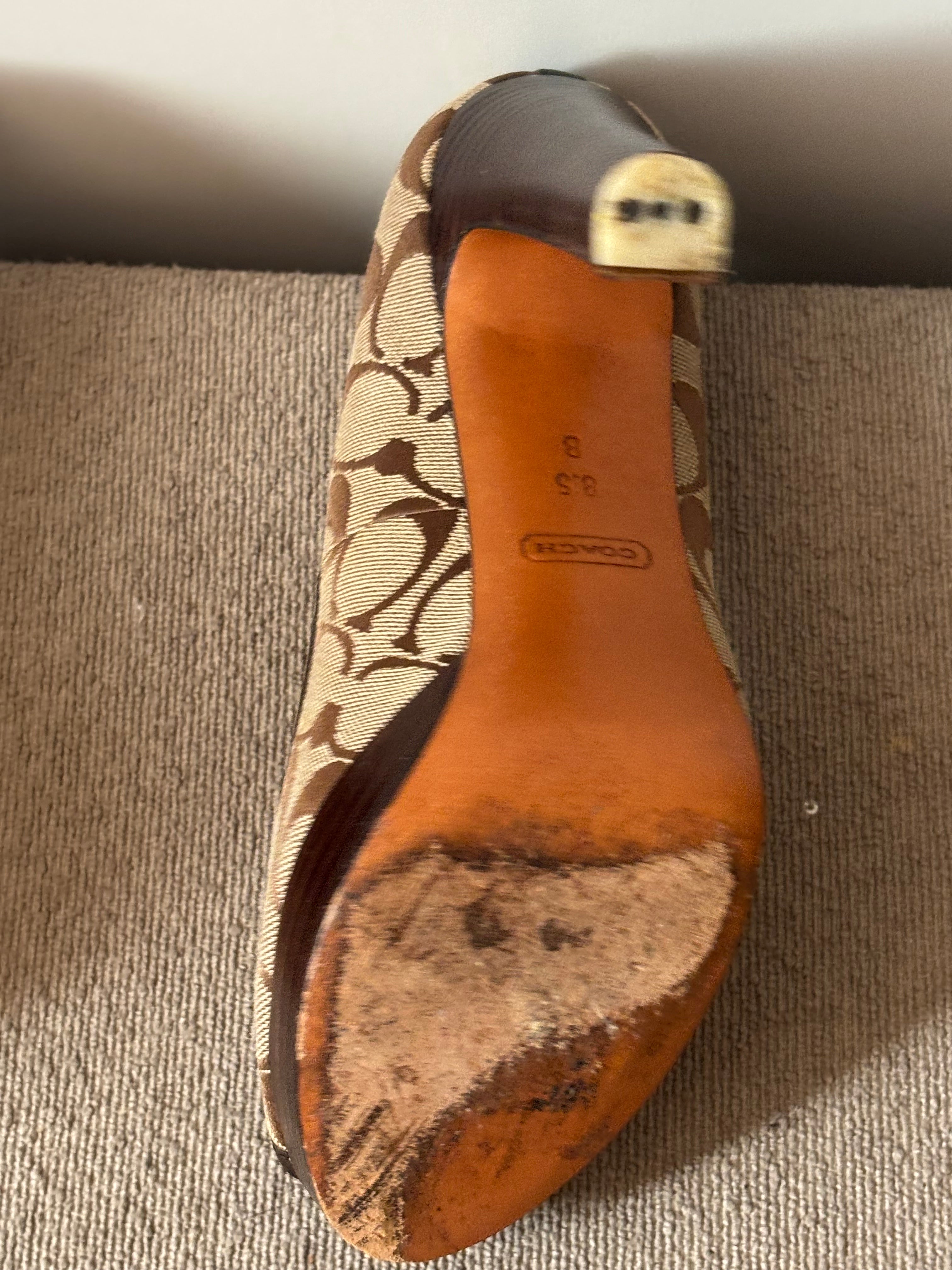 Vintage Coach Signature Peep-Toe Platform Pumps – Size 8.5