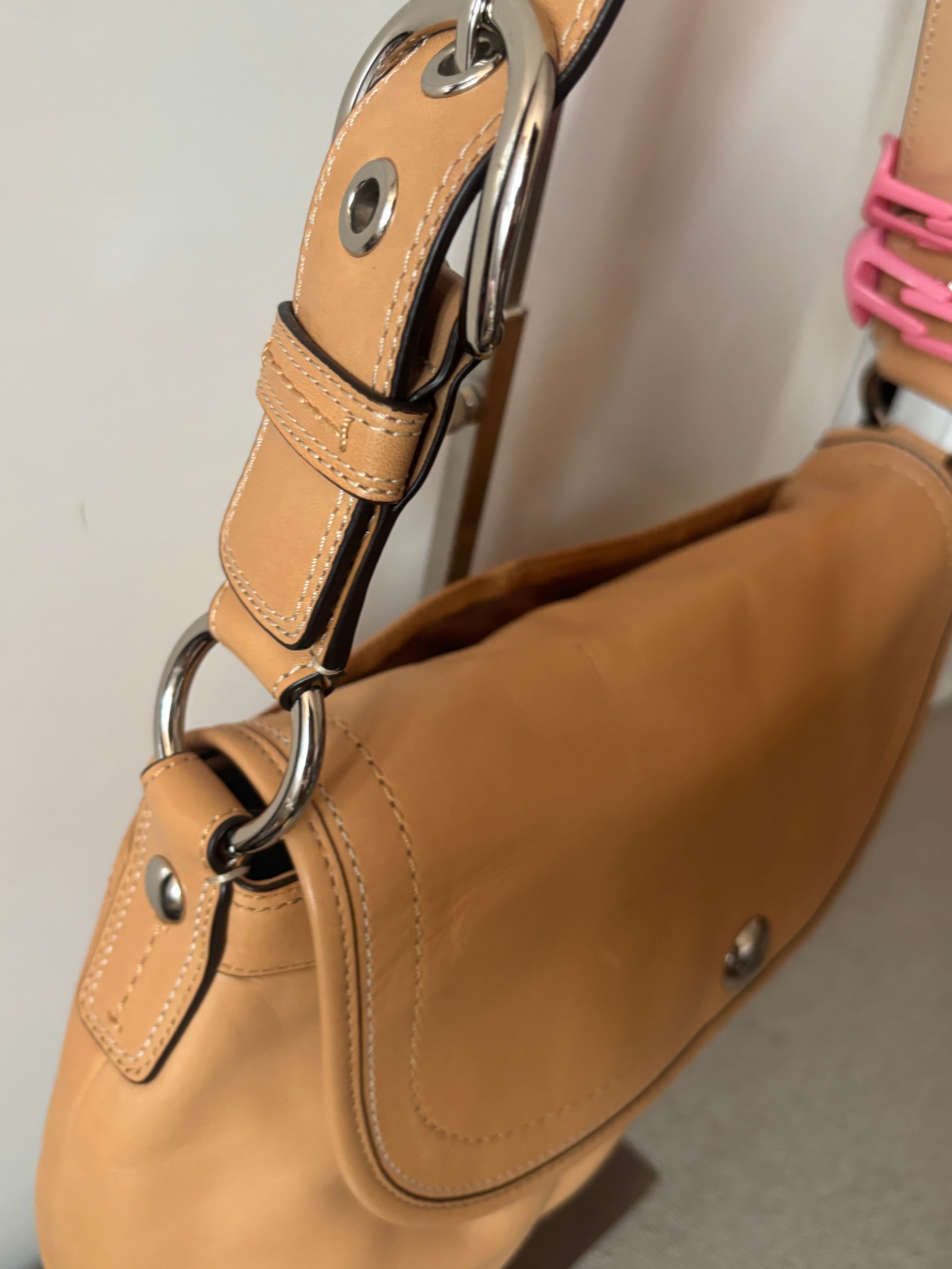 Vintage SoHo Coach F13729 Beige Flap Shoulder Bag