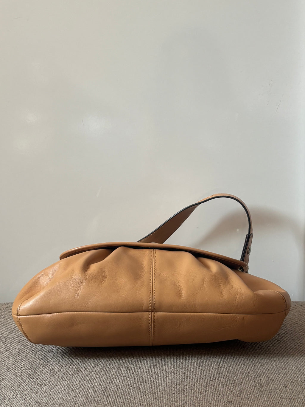 Vintage SoHo Coach F13729 Beige Flap Shoulder Bag