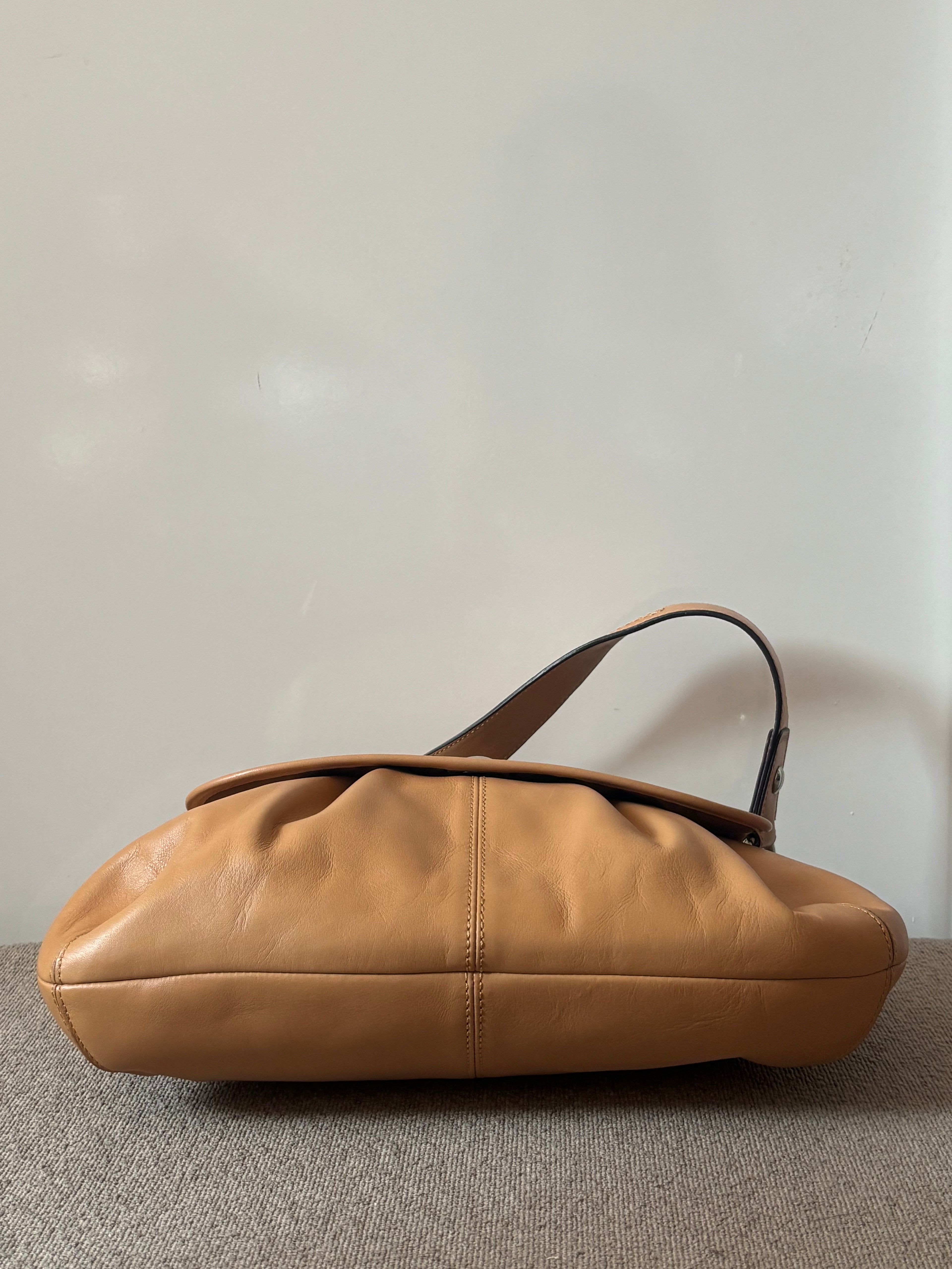 Vintage SoHo Coach F13729 Beige Flap Shoulder Bag