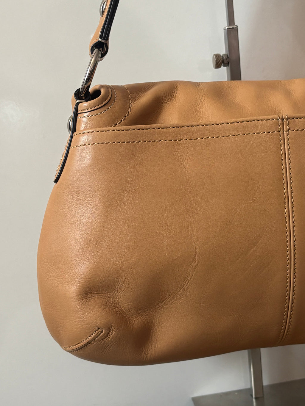 Vintage SoHo Coach F13729 Beige Flap Shoulder Bag