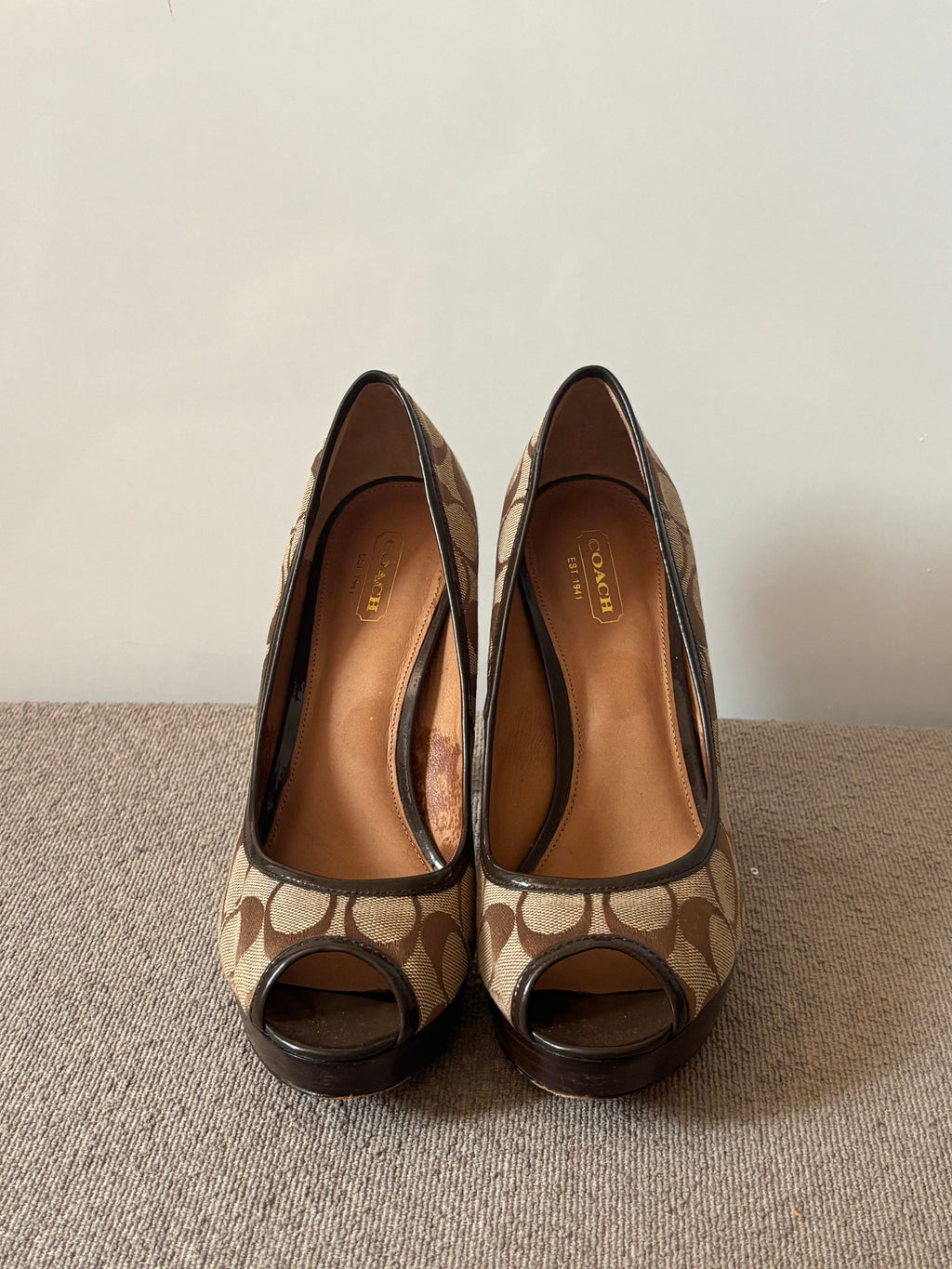 Vintage Coach Signature Peep-Toe Platform Pumps – Size 8.5